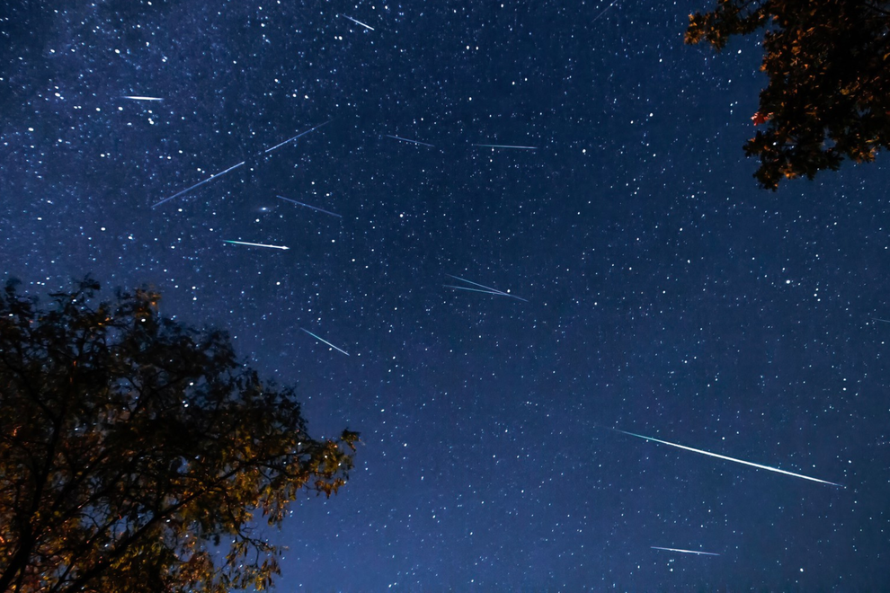 zvezde meteorji nebo noc romantika