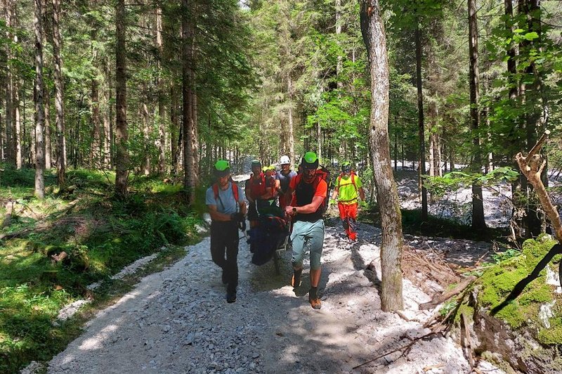 Poškodovani gorski reševalec na poti do okrevanja prejel najlepše darilo (foto: V. Habjan)