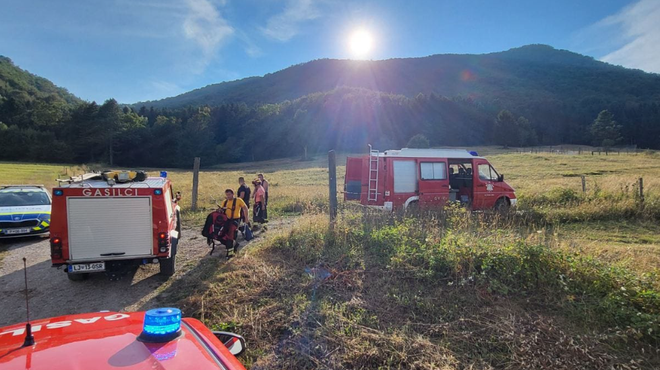 Slovenci herojsko obvladali požar: poglejte, kako so z združenimi močmi preprečili najhujše (FOTO) (foto: PGD Kočevska Reka/Facebook/Posnetek zaslona)