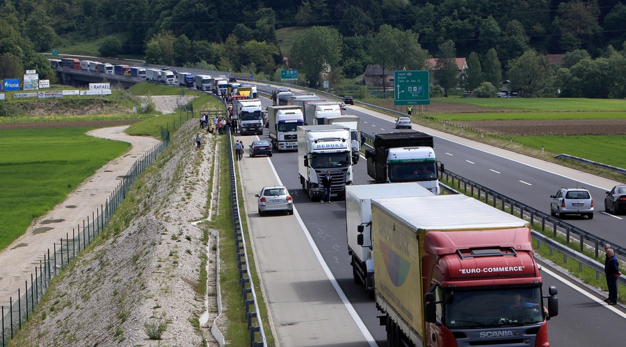 Dars napovedal nova dela na pomembni avtocesti, pričakujte zastoje in oviran promet (foto: Bobo)