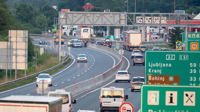 Pozor: zgodili sta se dve prometni nesreči (foto: Nik Bertoncelj/Bobo)