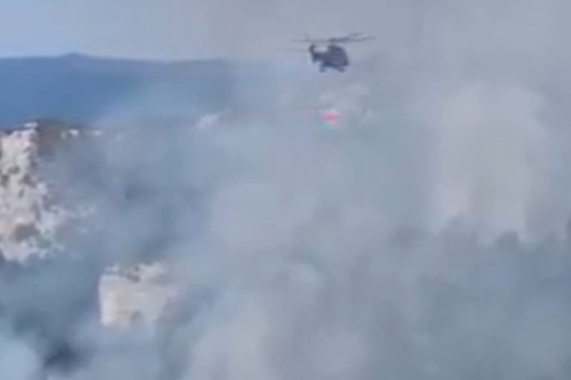 V Sloveniji na tem območju izbruhnil grozljiv požar: razmere so zahtevne (VIDEO) (foto: Uprava RS za zaščito in reševanje (posnetek zaslona))