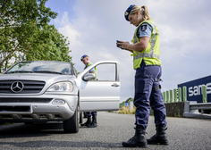 Kdaj bo konec morije na cestah? Policija razkrila, koliko prometnih nesreč je že zabeležila v letu 2024 zaradi prehitre vožnje