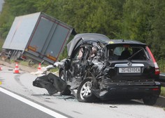 Grozljiva nesreča na Hrvaškem: Slovenec s tovornjakom povozil Hrvata in trčil v avto (FOTO)