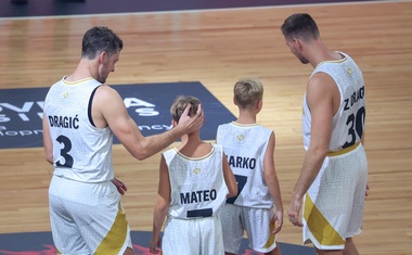 Goran Dragić se je s solzami v očeh poslovil od košarke: "To je eden najlepših večerov v mojem življenju" (FOTO in VIDEO)