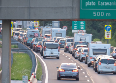 Nove preglavice na slovenskih cestah: po državi več zastojev (najdaljši je dolg pet kilometrov)