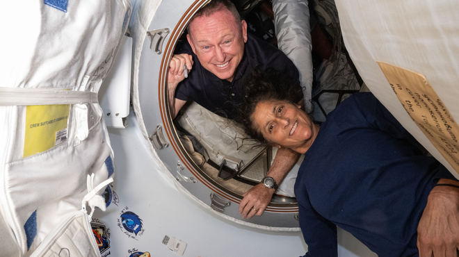 Znano je, kako se bosta na Zemljo vrnila ameriška astronavta, ki sta obtičala na vesoljski postaji (foto: Profimedia)