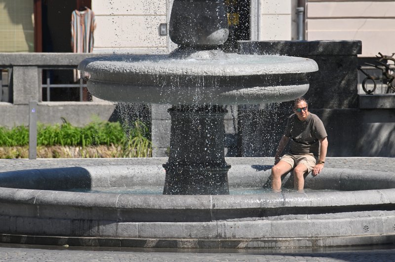 Bo vročina ob koncu avgusta popustila? Vremenoslovci razkrivajo napoved (foto: Žiga Živulovič jr./Bobo)