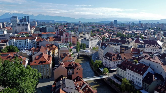 Ukrajinec povprašal Slovence, kakšno je življenje v Sloveniji: "Davki in stroški so visoki, ampak ..." (foto: Igor Kupljenik/Bobo)