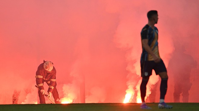 Kaos na tekmi Olimpije: navijači divjali in razbijali, policija razkrila grozljive posledice (foto: Bobo/Žiga Živulović jr.)