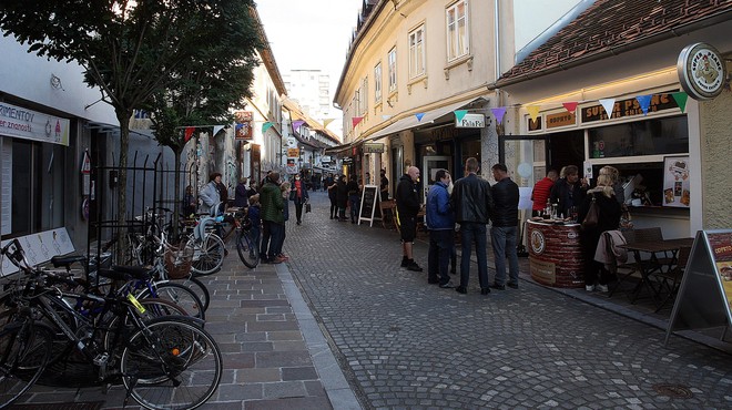 Novost na Trubarjevi: v Ljubljano prihaja ... (foto: Bobo)