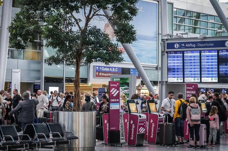 Konec znanega turističnega podjetja: delo izgubilo 700 zaposlenih, 350.000 strank se boji za svoj denar (foto: Profimedia)