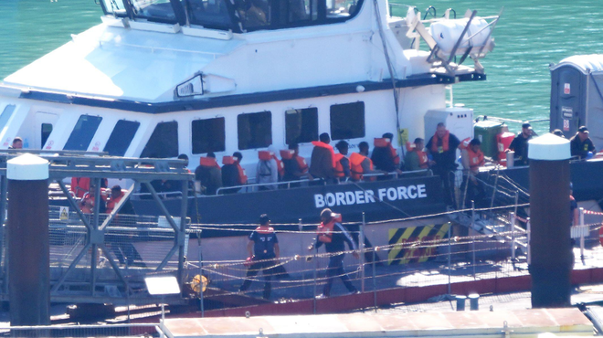 Tragedija na morju: v hudi nesreči umrlo 12 ljudi, več naj bi jih bilo v kritičnem stanju (foto: Profimedia)