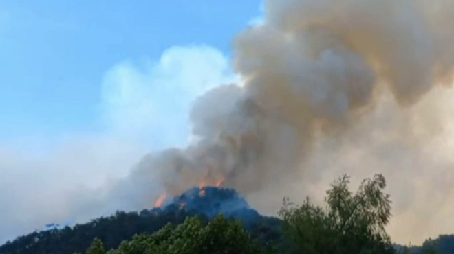 Ob slovenski meji divja hud požar: v zadnjih dneh se je le še okrepil (foto: TDD Rai/Posnetek zaslona)