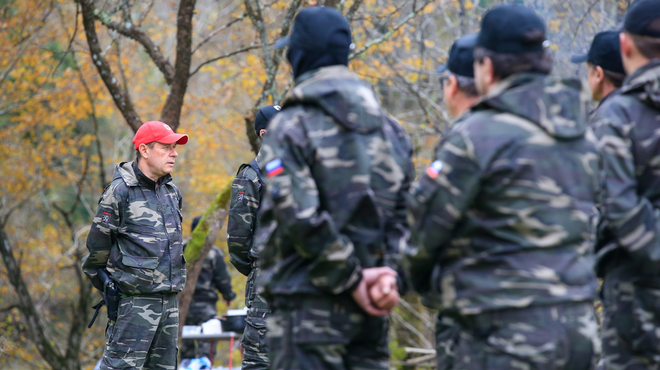 Zloglasna Štajerska varda spet žuga državljanom: "Izdajalci slovenske domovine bodo razkrinkani in ustrezno kaznovani." (foto: Profimedia)