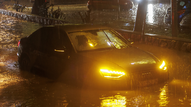 Lahko Slovenijo v naslednjih dneh prizadenejo nove poplave? Nekateri vremenski modeli nakazujejo ... (foto: Nel Pavletic/Pixsell/Bobo)