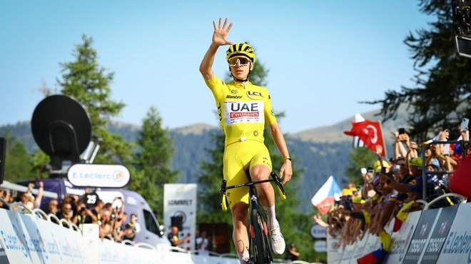 Tadej Pogačar je še naprej prepričljivo vodilni na lestvici Mednarodne kolesarske zveze Uci. (foto: Profimedia)