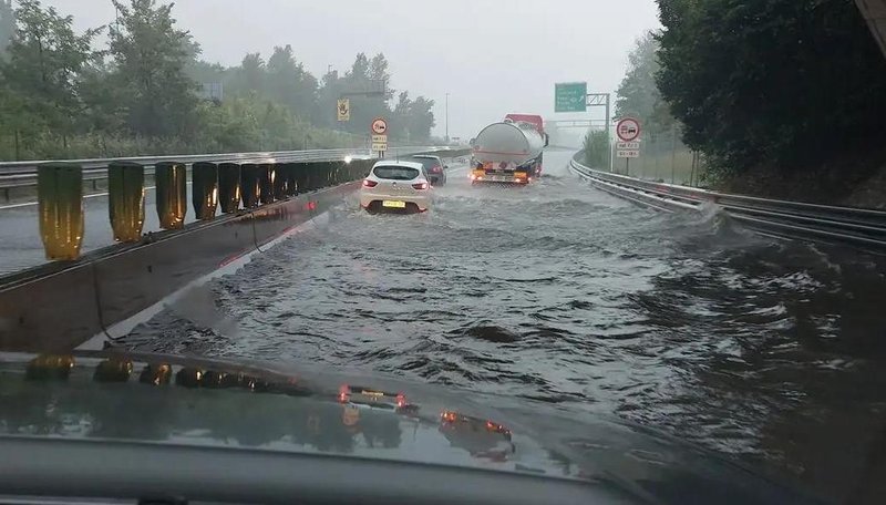 V četrtek so Slovenijo zajele močne padavine.