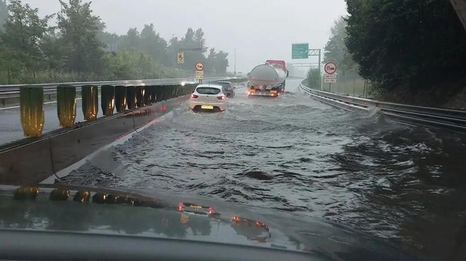 V četrtek so Slovenijo zajele močne padavine. (foto: Facebook/Neurje.si)