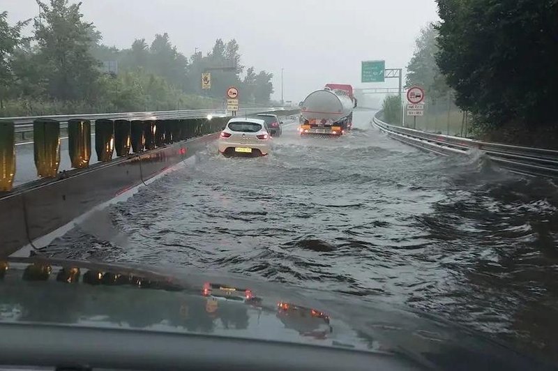 V četrtek so Slovenijo zajele močne padavine. (foto: Facebook/Neurje.si)