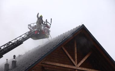 V Smledniku požar zajel znano restavracijo (FOTO)