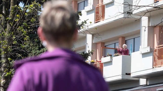 Država s finančno injekcijo za izboljšanje kadrovskih pogojev v domovih za starejše (foto: Miloš Vujinovič/Bobo)