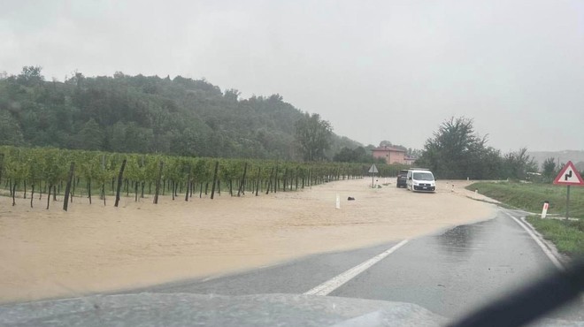 Vremenskih nevšečnosti še ni konec: reke hitro naraščajo, stanje je ponekod že alarmantno (FOTO in VIDEO) (foto: Facebook/Občina Brda)