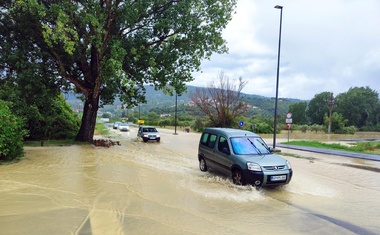 Prihaja nova pošiljka: poleg hudih neurij popoldne sledi še to ...