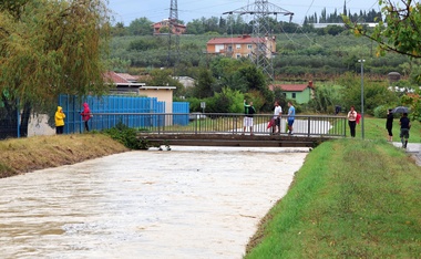 Prihaja nova pošiljka: poleg hudih neurij popoldne sledi še to ...