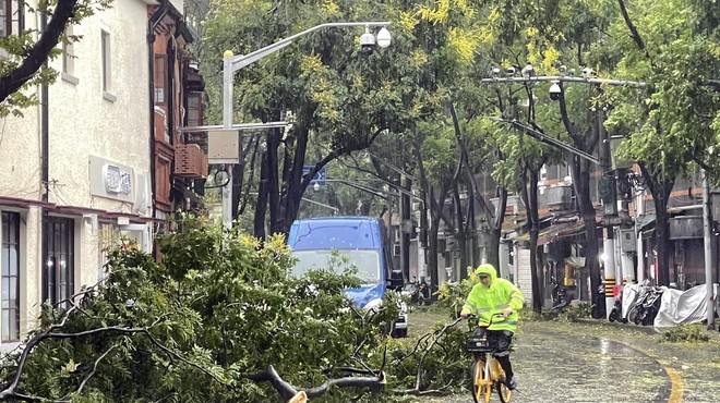 Odpovedali na stotine poletov, prebivalci večmilijonskega mesta morajo ostati v zaprtih prostorih: kaj se dogaja? (foto: Profimedia)