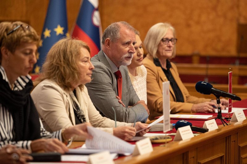 Gregor Majdič, Ksenija Vidmar Horvat, Maja Dizdarević, Nataša Poklar Ulrih, Petra Videmšek