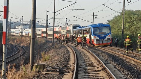 Trčenje vlakov v Pragi: več deset poškodovanih (FOTO)