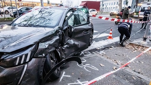 Bili so na šolskem izletu, ko je udarila tragedija: življenje izgubili najstnici