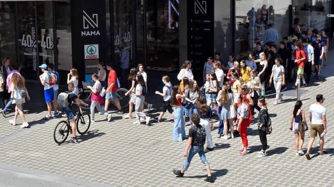 Presenetljive ugotovitve: Slovenija bo imela v prihodnosti več prebivalcev kot ... (foto: Žiga Živulović j.r./Bobo)