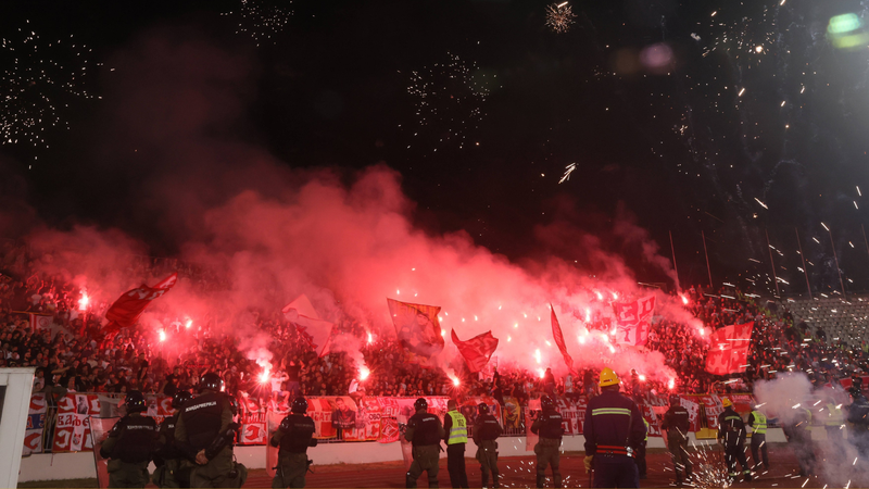 Razgreti navijači Crvene zvezde.