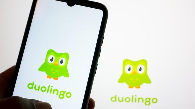 Aplikacija za učenje tujih jezikov Duolingo vas uči tudi glasbo – in zdaj ponuja še fizični pripomoček (foto: Profimedia)