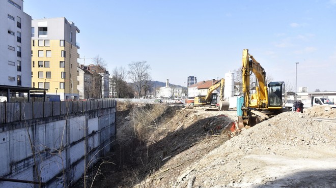 To je možno le pri nas! Namesto države denar za odkup stanovanj za gradnjo onkologije zbirajo kar bolniki (foto: Bobo/Žiga Živulović jr.)