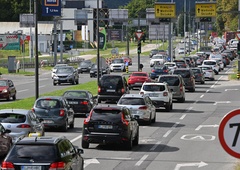 Ljubljančani nestrpno čakajo razbremenitev te pomembne ceste - kdaj bo postala šestpasovnica?