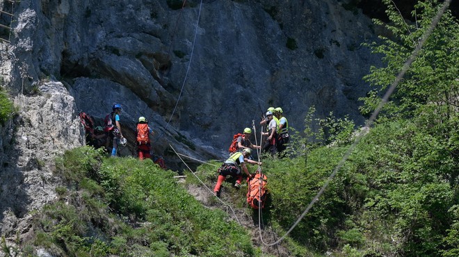 Dnevno tvegajo svoje življenje, a država je na njih pozabila (foto: BOBO)