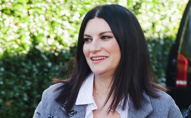 Laura Pausini se tokrat predstavlja s pesmijo Ciao.