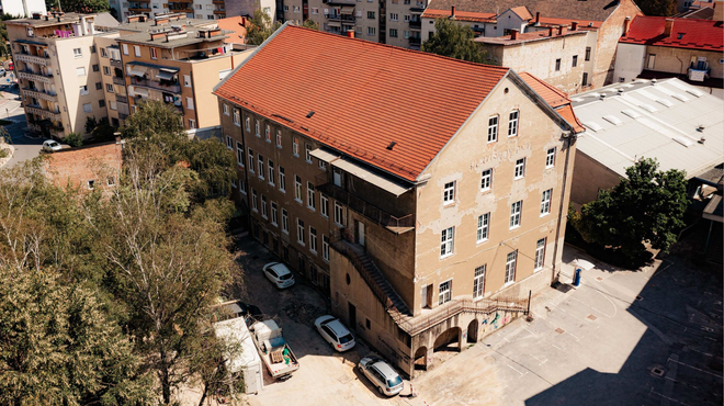 Zapirajo znamenito stavbo sredi Celja: od nje se bodo poslovili z veliko zabavo, nato se bo začela ... (foto: Prostorož)