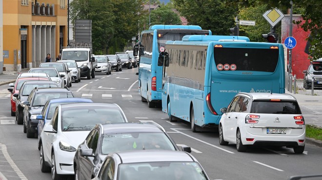 Prevozniški kolaps pod drobnogledom: bo več linij rešilo študentske težave? (foto: BOBO/Žiga Živulović jr. /Bobo)