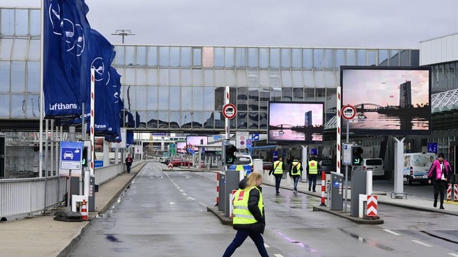 Lastnik svoje vozilo pustil na letališkem parkirišču, ob vrnitvi pa je sledil velik šok (foto: Profimedia)