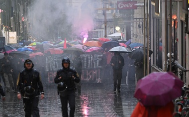 Ljubljanske ulice so zavzeli protestniki: napeto dogajanje in prizori, ki jih morate videti (FOTO)