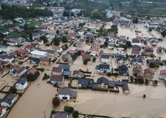 Katastrofalne vremenske razmere: ostali so brez telekomunikacijskih in prometnih povezav