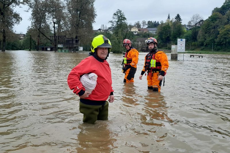 Po Sloveniji številne odkrite in poplavljene hiše – gasilci so spet imeli veliko dela: kdaj se bo vreme umirilo? (FOTO in VIDEO) (foto: Facebook/Župan Jože Papež)