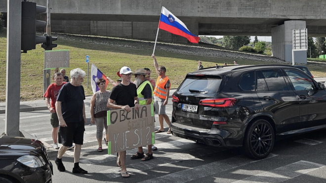 Krajani Šentilja imajo vsega dovolj: so edini kraj ob avtocesti pri nas, ki nima ... (foto: Andreja Seršen Dobaj/STA)