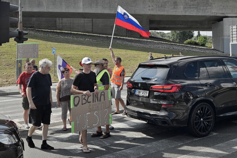 Krajani Šentilja imajo vsega dovolj: so edini kraj ob avtocesti pri nas, ki nima ... (foto: Andreja Seršen Dobaj/STA)