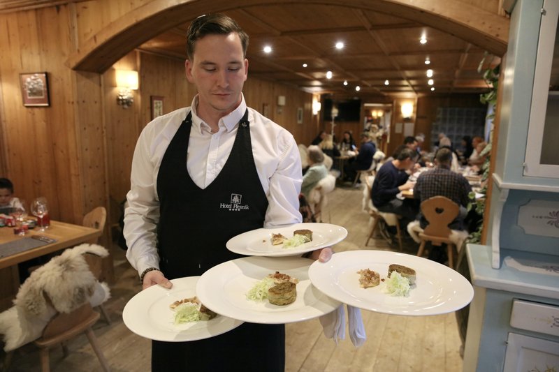 Gostje so uživali v vrhunskem kulinaričnem popotovanju.