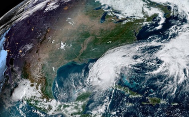 Florida že v primežu največje grožnje tega stoletja: barikade, zastoji in številni tornadi (VIDEO)